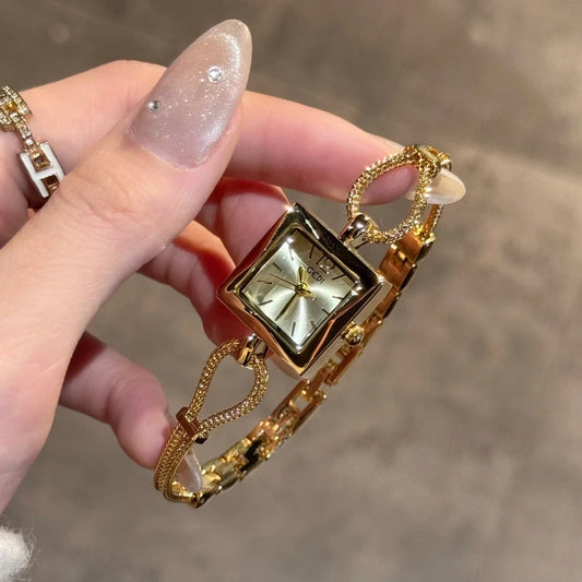New Luxury Women Gold Watch Fashion Square Quartz Wristwatch Simple Exquisite Rhinestone Ladies Clock Gift Relogio Feminino